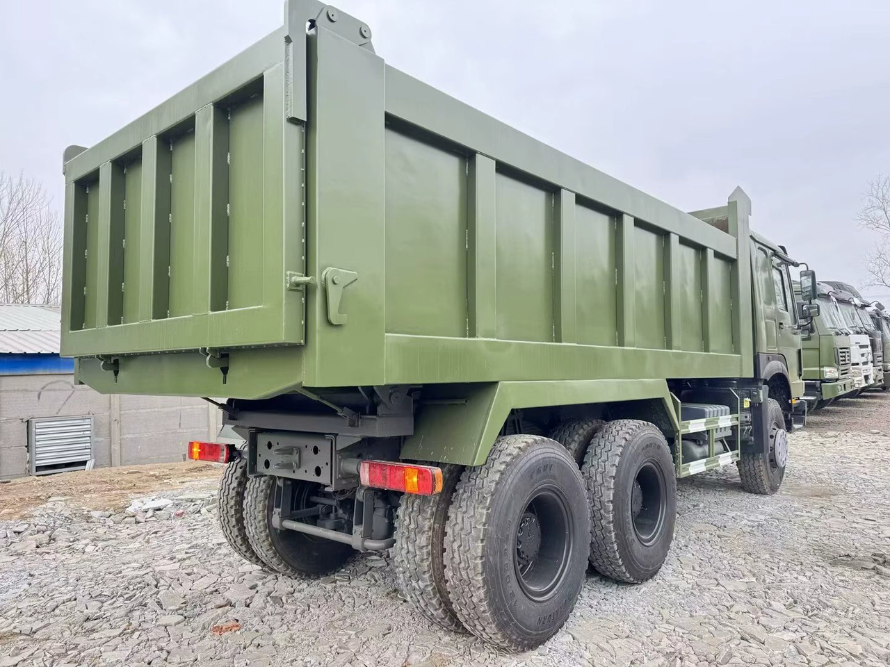 Самосвал SINOTRUK HOWO 6x4: фото 7