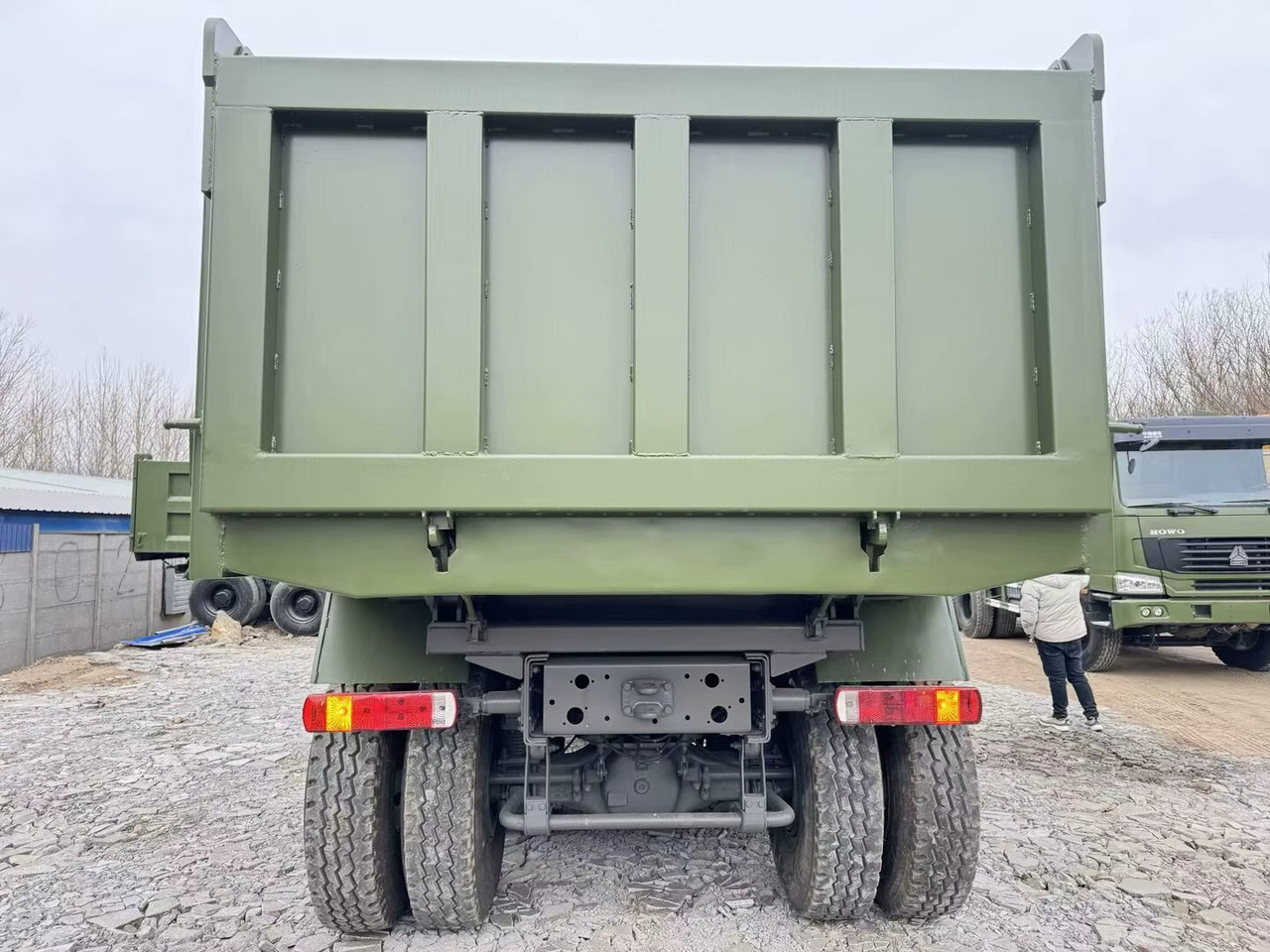 Самосвал SINOTRUK HOWO 6x4: фото 8