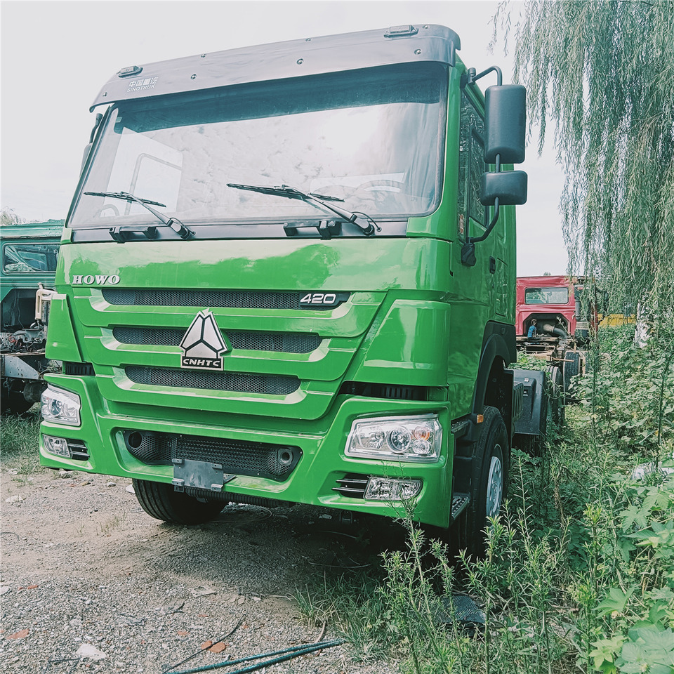 SINOTRUK HOWO tralier head - Тягач: фото 1 SINOTRUK HOWO tralier head - Тягач: фото 1