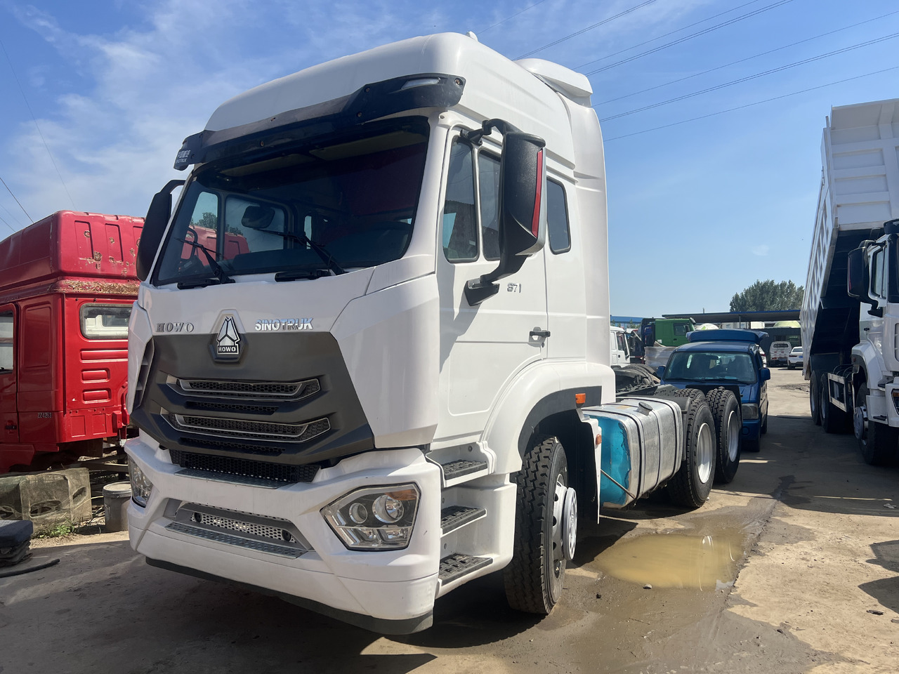 SINOTRUK Trailer head - Тягач: фото 1 SINOTRUK Trailer head - Тягач: фото 1