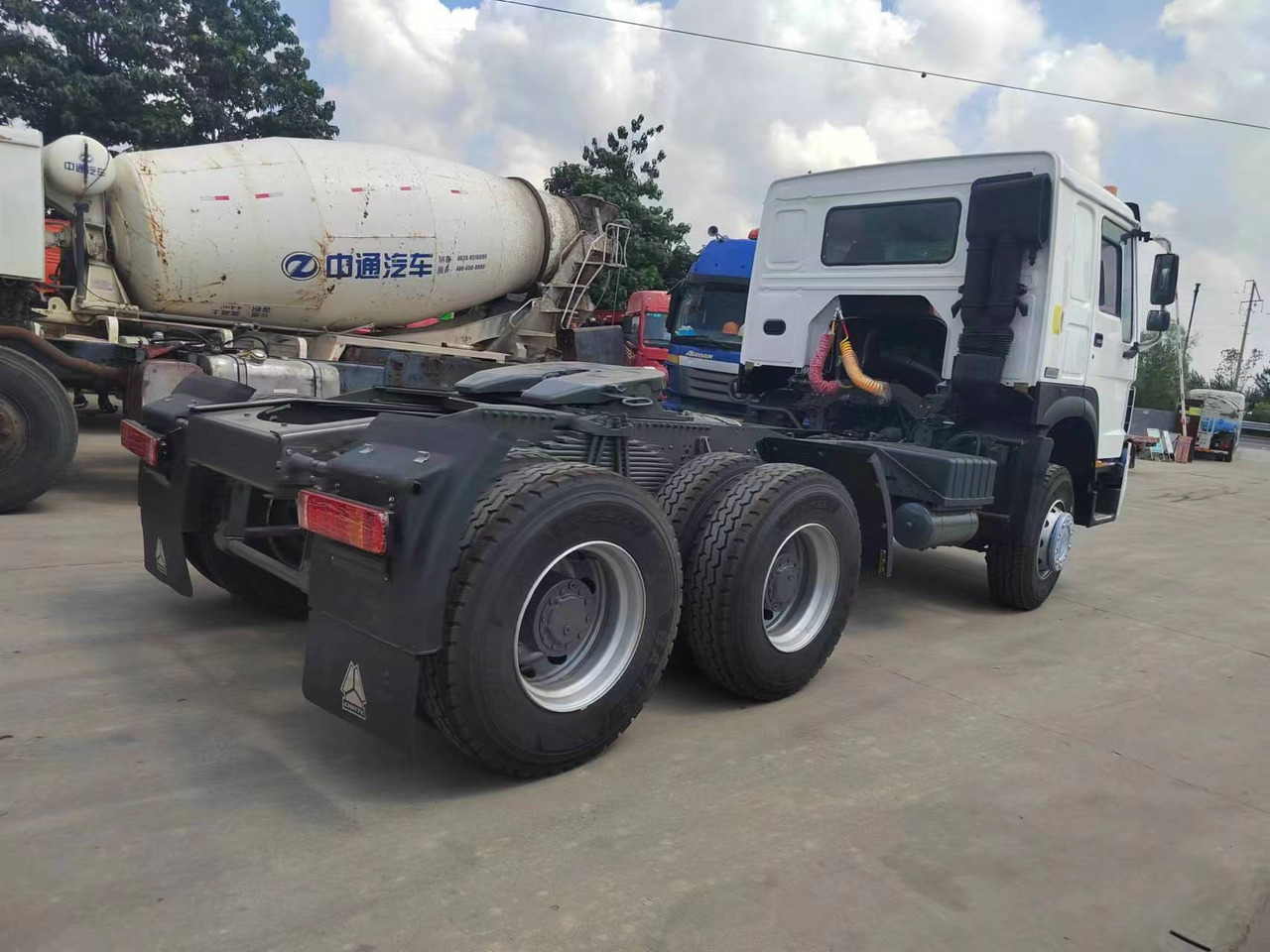 SINOTRUK Trailer head - Тягач: фото 4 SINOTRUK Trailer head - Тягач: фото 4