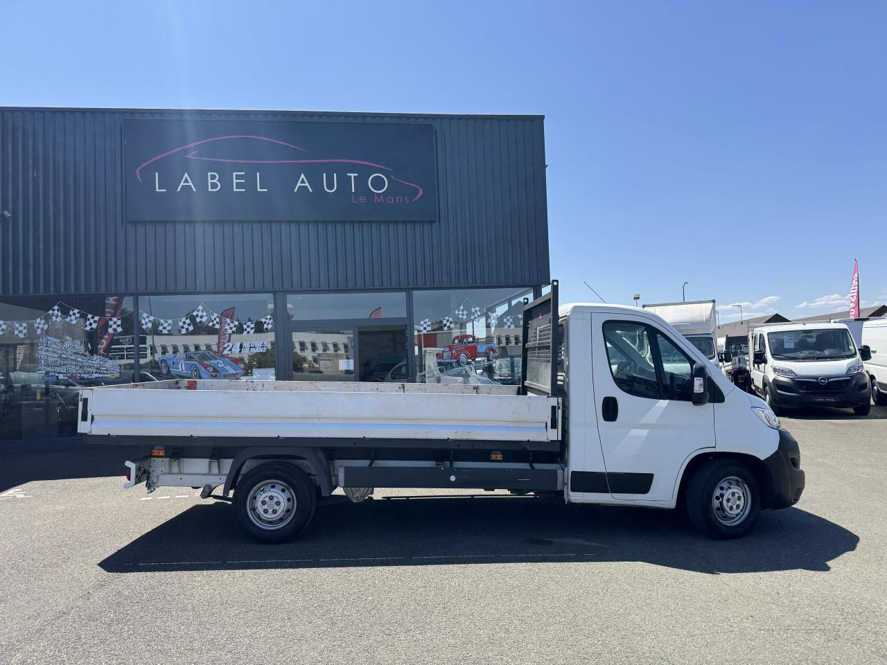 CITROEN CITROËN JUMPER 3T5 PLATEAU 4M20 2.2 HDI 140 CH - Малотоннажный бортовой грузовик: фото 1 CITROEN CITROËN JUMPER 3T5 PLATEAU 4M20 2.2 HDI 140 CH - Малотоннажный бортовой грузовик: фото 1