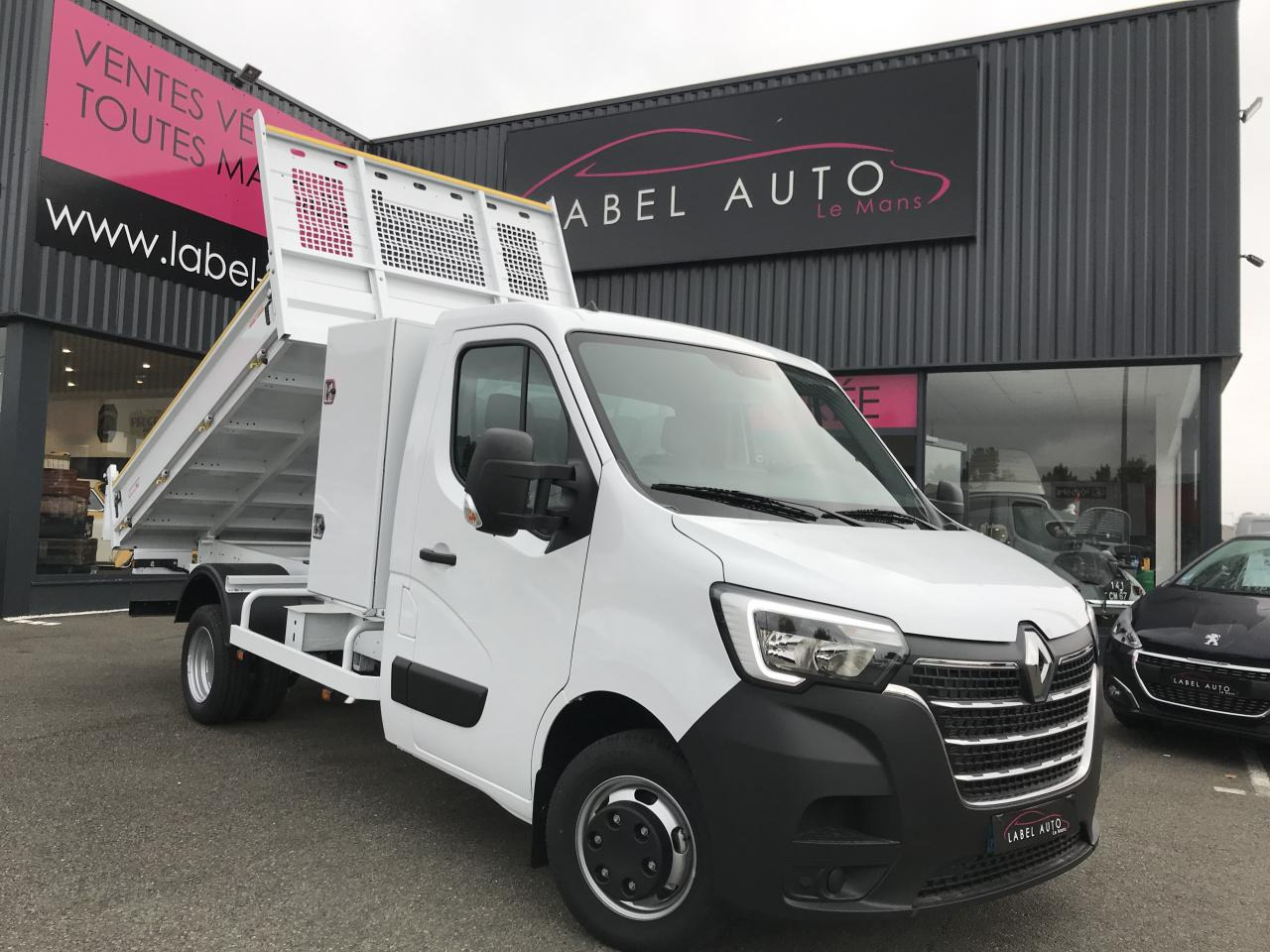 RENAULT Master Confort R3500RJ L3 2.3 dCi - 165 III CHASSIS CABINE Châssis Cabine L3 Propulsion PHASE - Другая техника: фото 1 RENAULT Master Confort R3500RJ L3 2.3 dCi - 165 III CHASSIS CABINE Châssis Cabine L3 Propulsion PHASE - Другая техника: фото 1