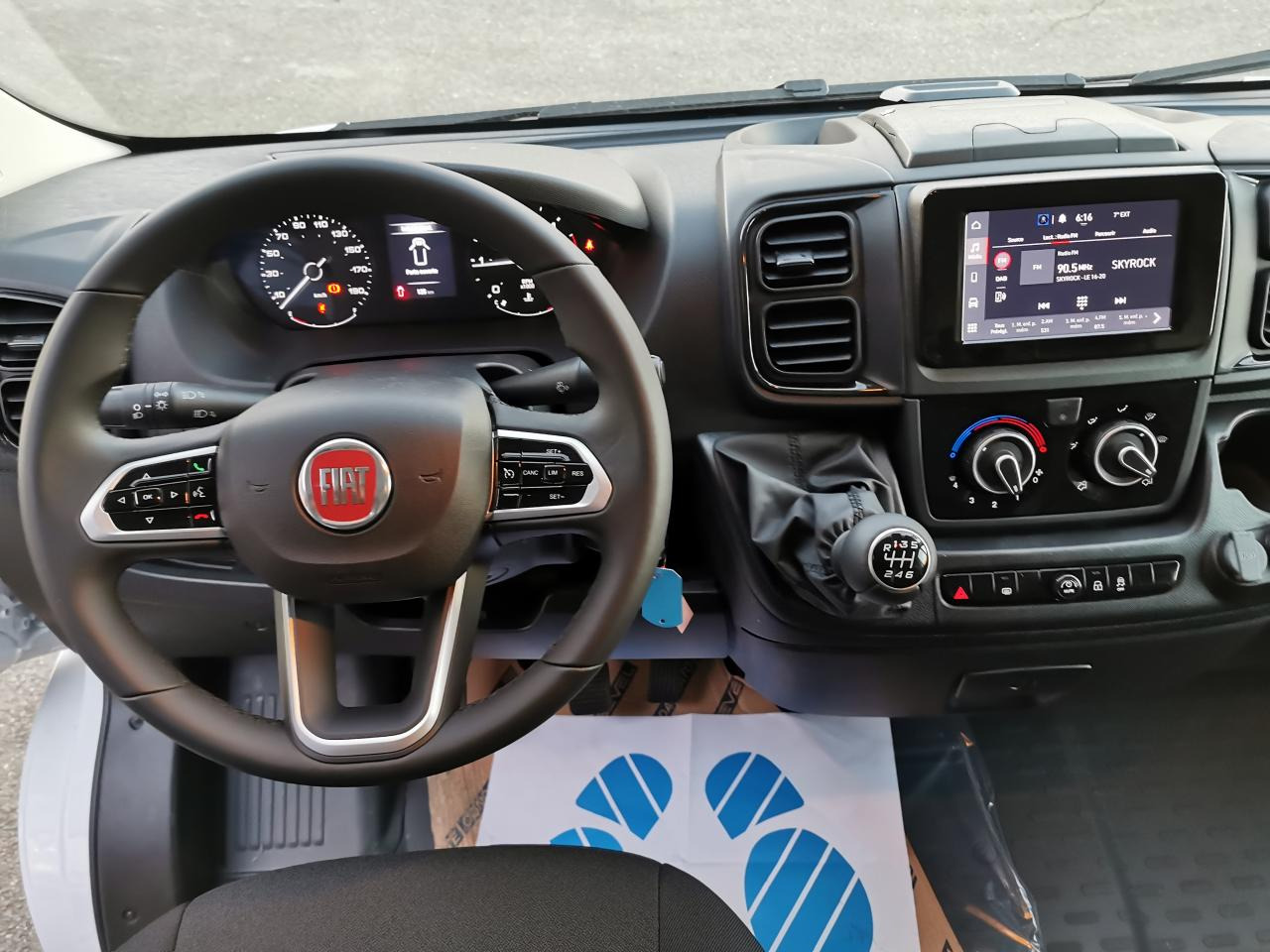 FIAT Ducato Tôlé Maxi 3.5 XL H2 2.2 - 140 S&S III FOURGON TOLE Fourgon Tôlé - Цельнометаллический фургон: фото 4 FIAT Ducato Tôlé Maxi 3.5 XL H2 2.2 - 140 S&S III FOURGON TOLE Fourgon Tôlé - Цельнометаллический фургон: фото 4