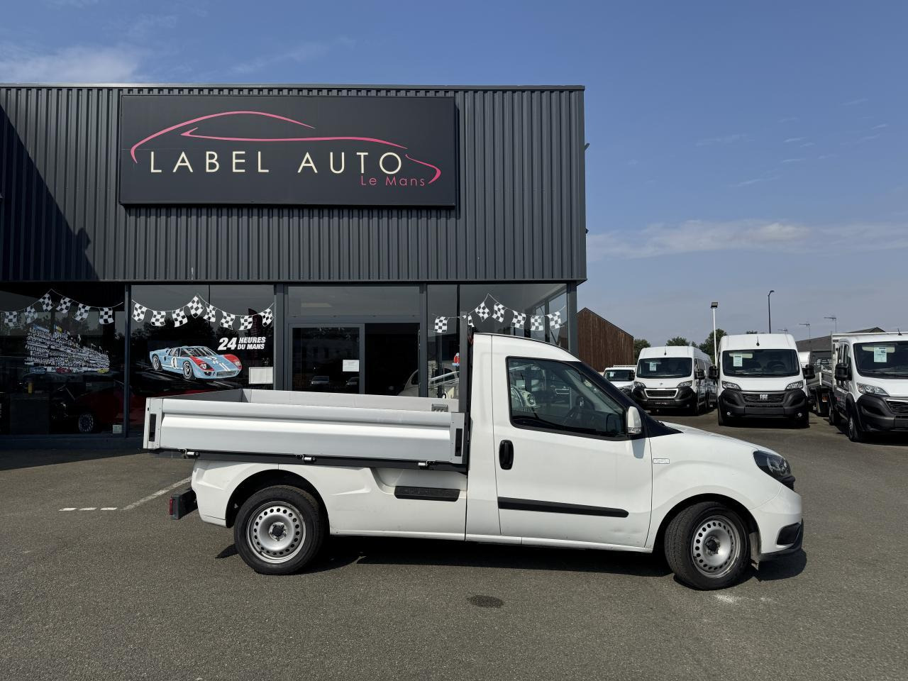 Fiat Doblo Cargo Cargo 1.6 Multijet 16V 105 ch WORK UP PLATEAU Pro Lounge - Малотоннажный бортовой грузовик: фото 1 Fiat Doblo Cargo Cargo 1.6 Multijet 16V 105 ch WORK UP PLATEAU Pro Lounge - Малотоннажный бортовой грузовик: фото 1