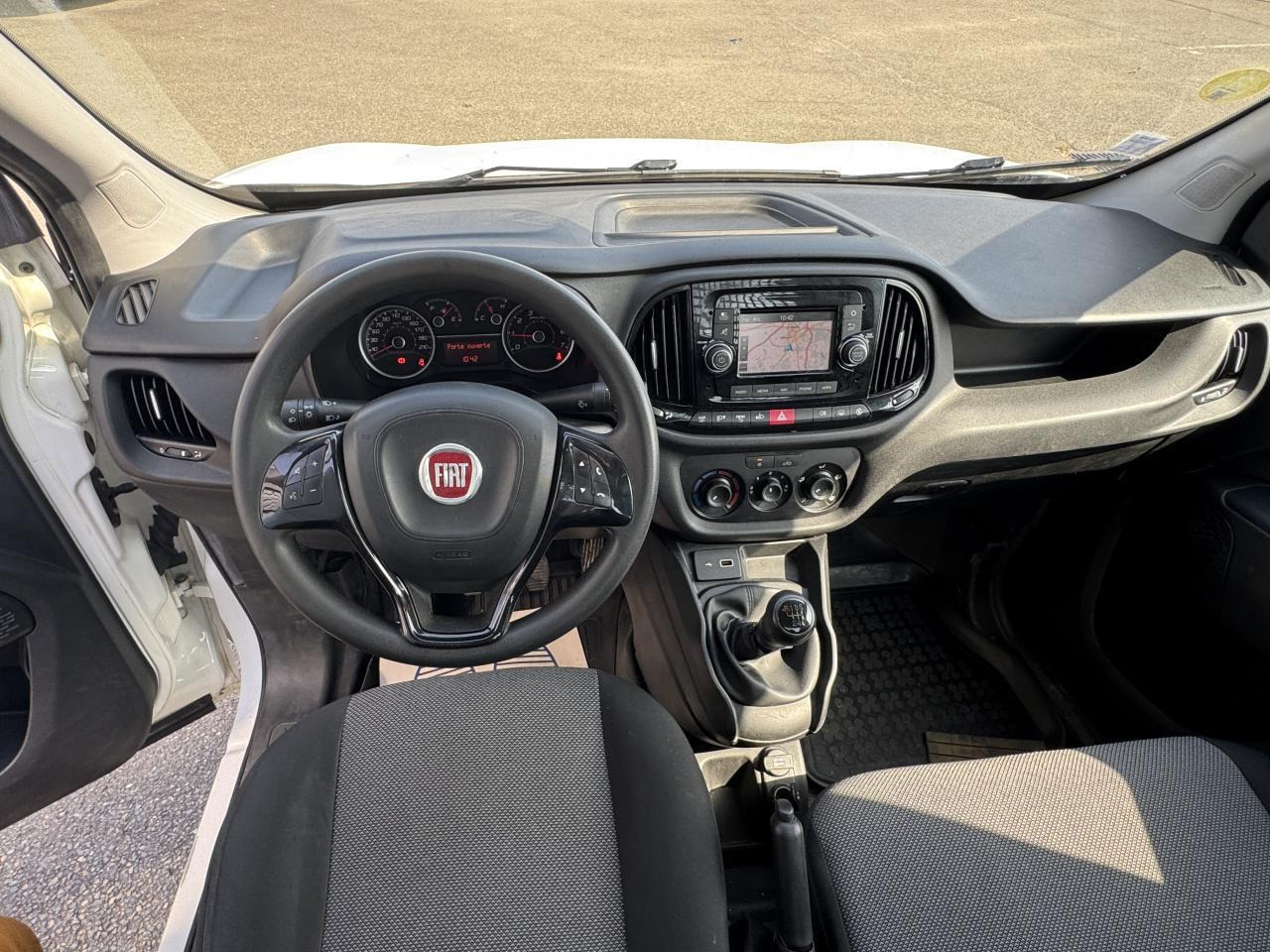 Fiat Doblo Cargo Cargo 1.6 Multijet 16V 105 ch WORK UP PLATEAU Pro Lounge - Малотоннажный бортовой грузовик: фото 5 Fiat Doblo Cargo Cargo 1.6 Multijet 16V 105 ch WORK UP PLATEAU Pro Lounge - Малотоннажный бортовой грузовик: фото 5