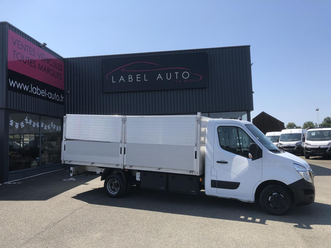 NISSAN INTERSTAR 3T5 2.3 DCI 165CH RJ PLATEAU RIDELLES - Малотоннажный бортовой грузовик: фото 1 NISSAN INTERSTAR 3T5 2.3 DCI 165CH RJ PLATEAU RIDELLES - Малотоннажный бортовой грузовик: фото 1