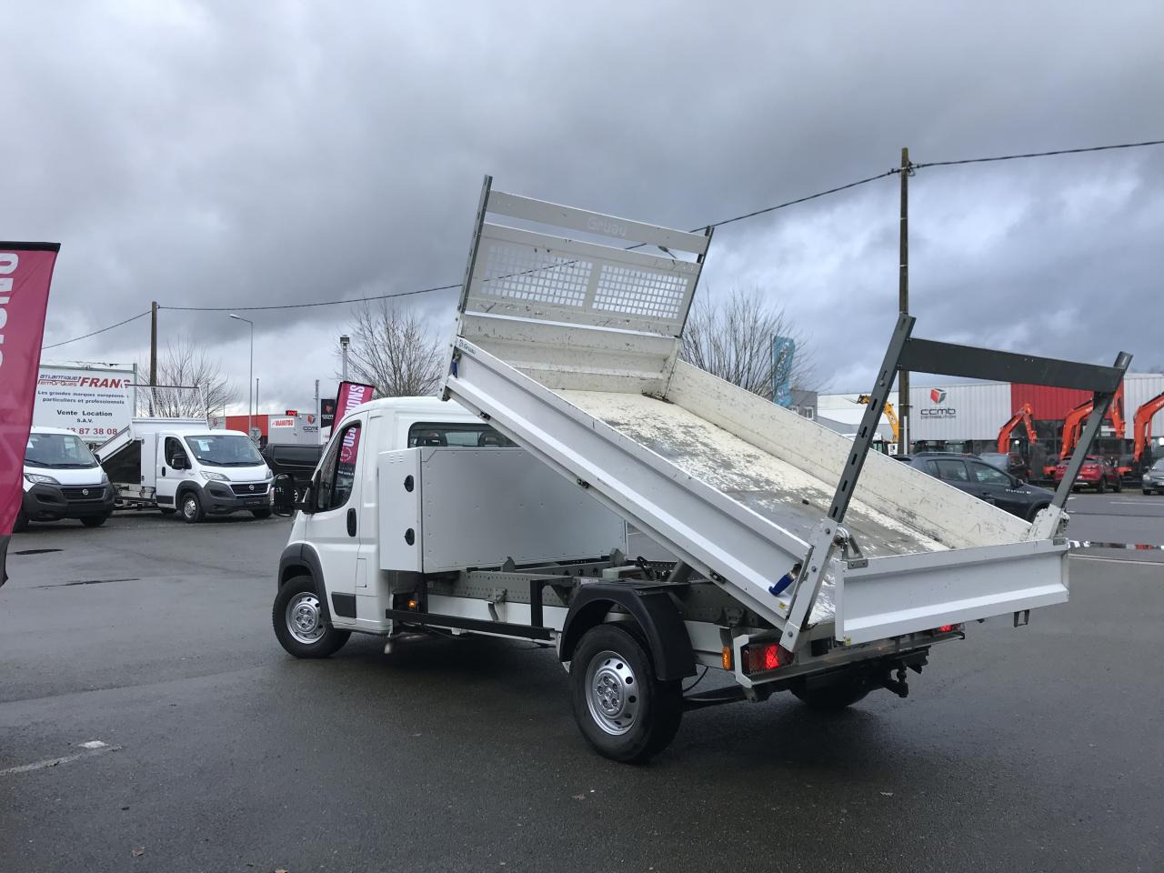 PEUGEOT BOXER 3T5 BENNE + COFFRE 2.2 HDI 165CH - Малотоннажный самосвал: фото 4 PEUGEOT BOXER 3T5 BENNE + COFFRE 2.2 HDI 165CH - Малотоннажный самосвал: фото 4