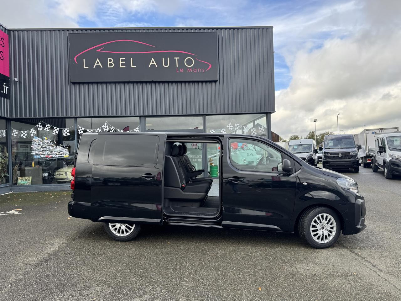 PEUGEOT Expert XL 2.0 BlueHDi - 180 S&S - BV EAT8 III CABINE APPROFONDIE Fourgon Cabine approfondie Fix - Цельнометаллический фургон: фото 4 PEUGEOT Expert XL 2.0 BlueHDi - 180 S&S - BV EAT8 III CABINE APPROFONDIE Fourgon Cabine approfondie Fix - Цельнометаллический фургон: фото 4