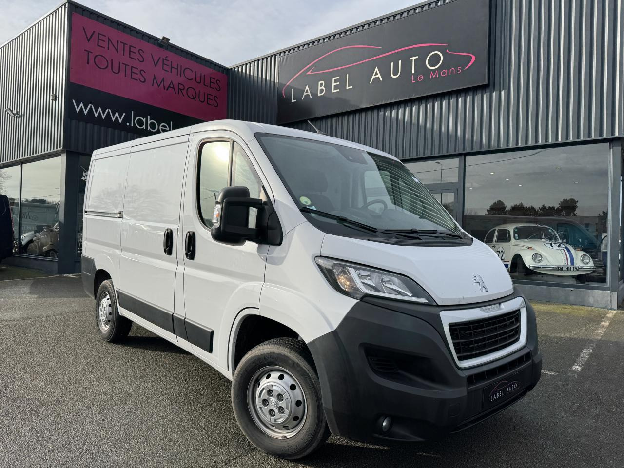 PEUGEOT boxer 330 L1H1 2.2 BLUEHDI S&S 140CH ASPHALT - Цельнометаллический фургон: фото 1 PEUGEOT boxer 330 L1H1 2.2 BLUEHDI S&S 140CH ASPHALT - Цельнометаллический фургон: фото 1