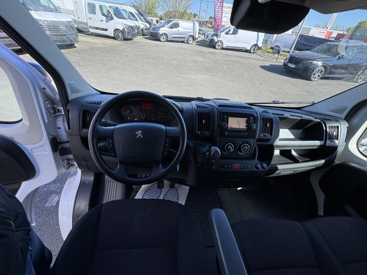 PEUGEOT boxer 333 L1H1 2.2 BLUEHDI S&S 140CH ASPHALT - Цельнометаллический фургон: фото 3 PEUGEOT boxer 333 L1H1 2.2 BLUEHDI S&S 140CH ASPHALT - Цельнометаллический фургон: фото 3