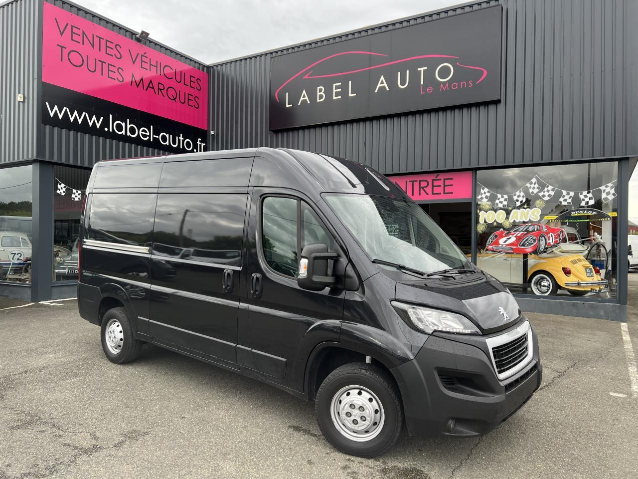 Peugeot Boxer Premium 335 L2H2 2.2 BlueHDi 165CH - Цельнометаллический фургон: фото 1 Peugeot Boxer Premium 335 L2H2 2.2 BlueHDi 165CH - Цельнометаллический фургон: фото 1