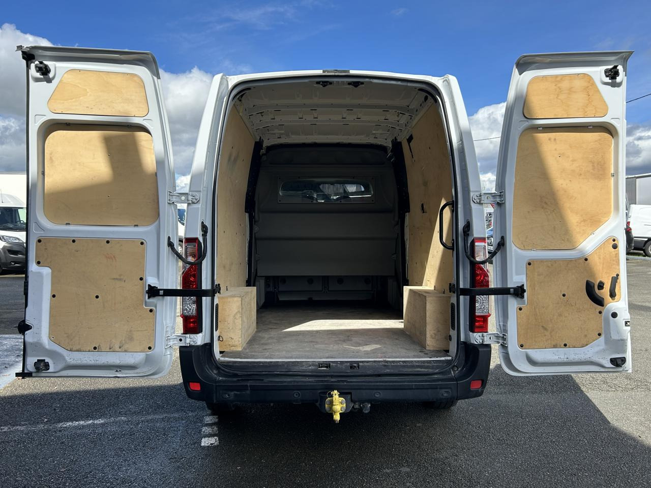 RENAULT Master Confort F3500 L3H2 2.3 dCi - 135 III CABINE APPROFONDIE Cabine approfondie L3H2 Traction PHA - Цельнометаллический фургон: фото 4 RENAULT Master Confort F3500 L3H2 2.3 dCi - 135 III CABINE APPROFONDIE Cabine approfondie L3H2 Traction PHA - Цельнометаллический фургон: фото 4