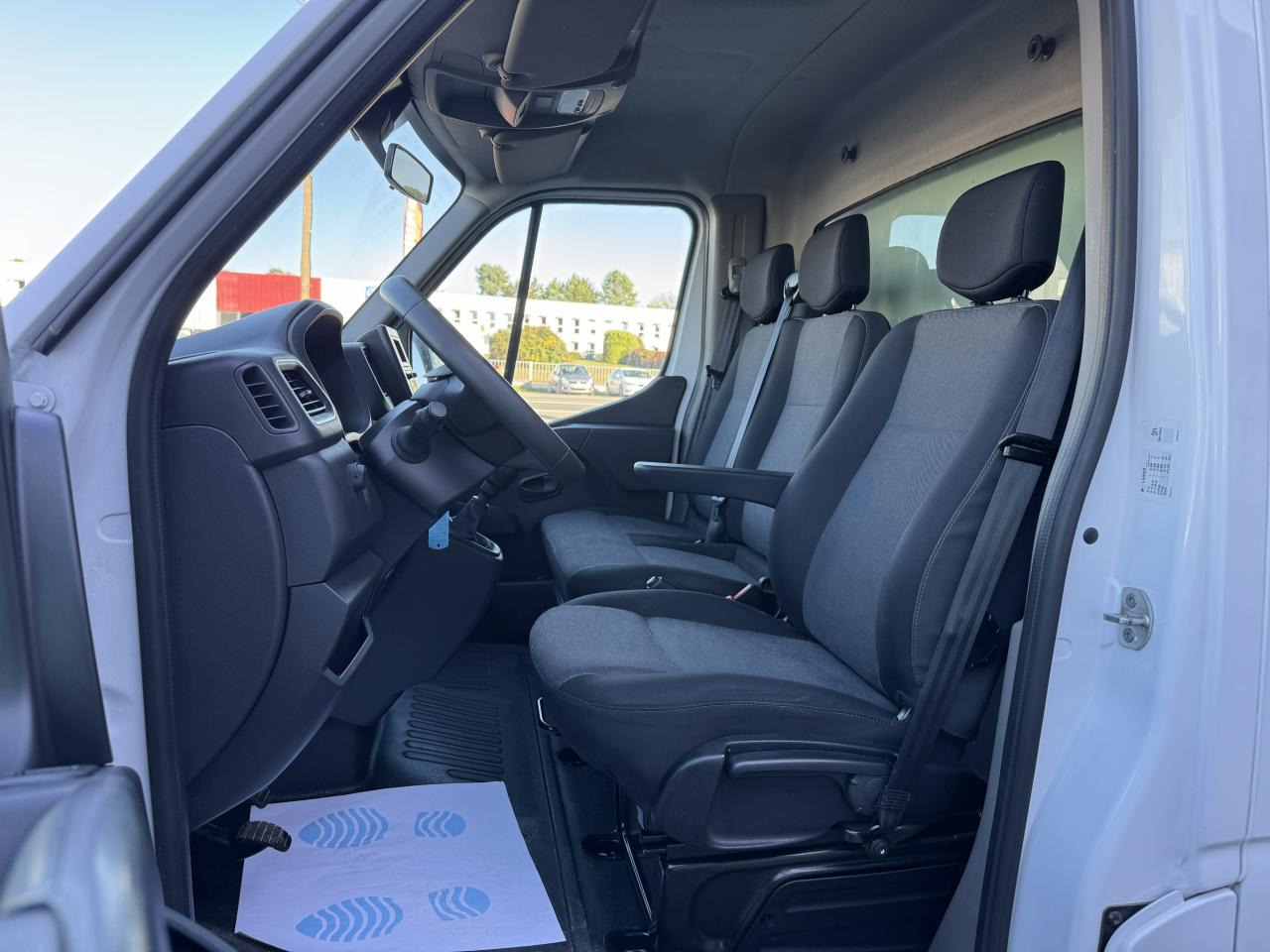 RENAULT Master Confort R3500 L2 2.3 dCi - 130 III CHASSIS CABINE Châssis Cabine L2 Propulsion PHASE 3 - Фургон с закрытым кузовом: фото 4 RENAULT Master Confort R3500 L2 2.3 dCi - 130 III CHASSIS CABINE Châssis Cabine L2 Propulsion PHASE 3 - Фургон с закрытым кузовом: фото 4