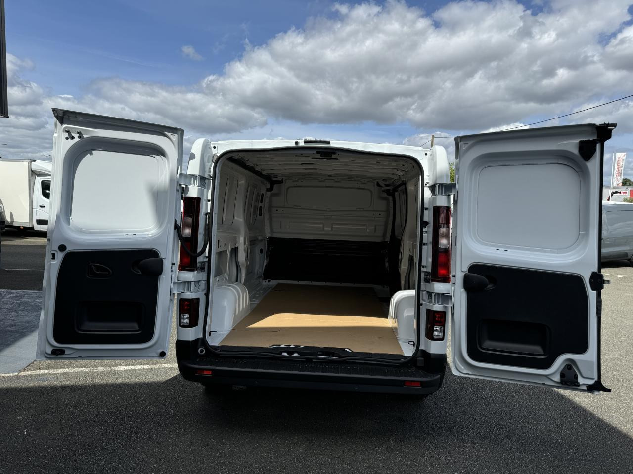 RENAULT Trafic L2H1 3000 Kg 2.0 Blue dCi - 150 2024 III FOURGON Fourgon Advance L2H1 PHASE 3 - Цельнометаллический фургон: фото 3 RENAULT Trafic L2H1 3000 Kg 2.0 Blue dCi - 150 2024 III FOURGON Fourgon Advance L2H1 PHASE 3 - Цельнометаллический фургон: фото 3