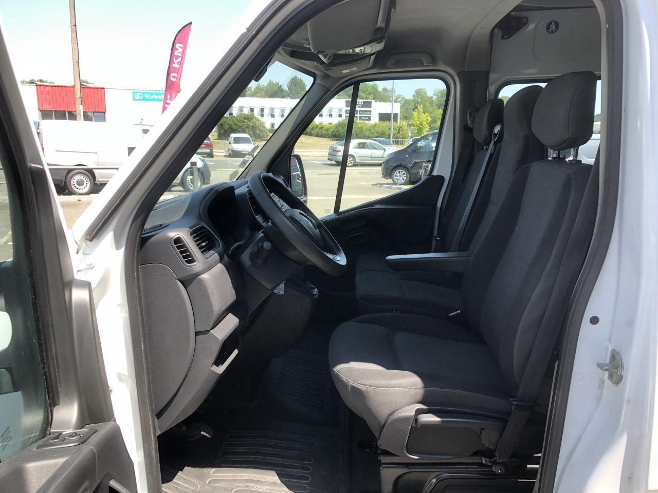 Renault Master F3300 L2H2 2.3 DCI 135CH CABINE APPROFONDIE CONFORT 7 PLACES - Грузопассажирский фургон: фото 4 Renault Master F3300 L2H2 2.3 DCI 135CH CABINE APPROFONDIE CONFORT 7 PLACES - Грузопассажирский фургон: фото 4