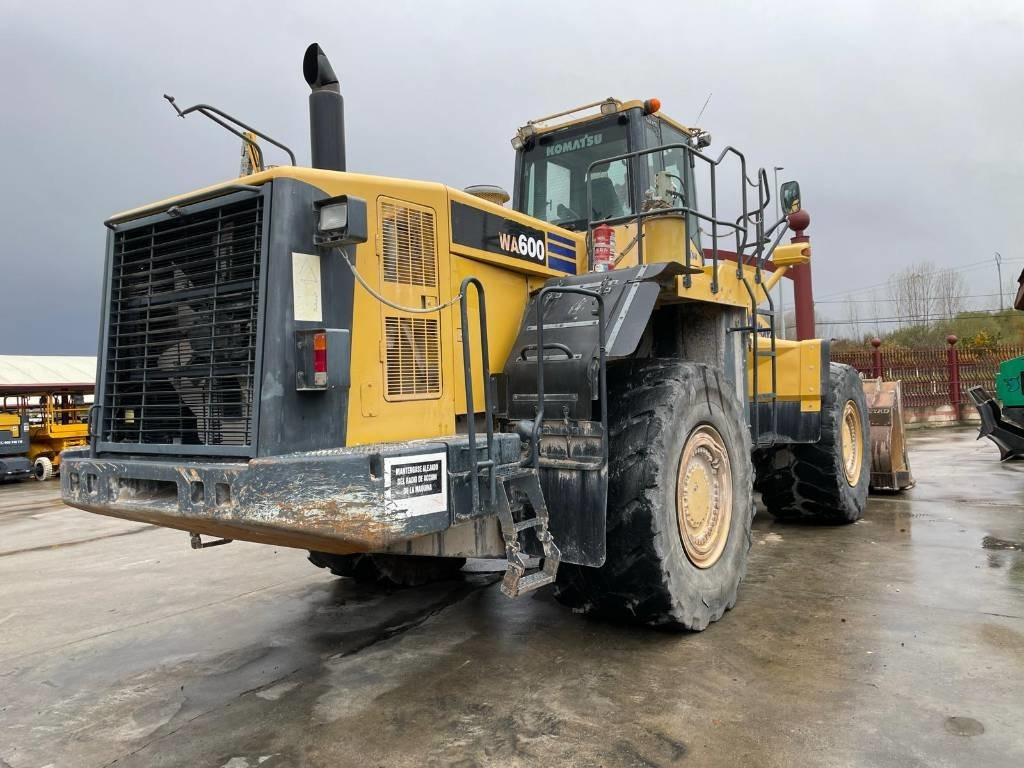 Komatsu WA 600-6 - Колёсный погрузчик: фото 2 Komatsu WA 600-6 - Колёсный погрузчик: фото 2