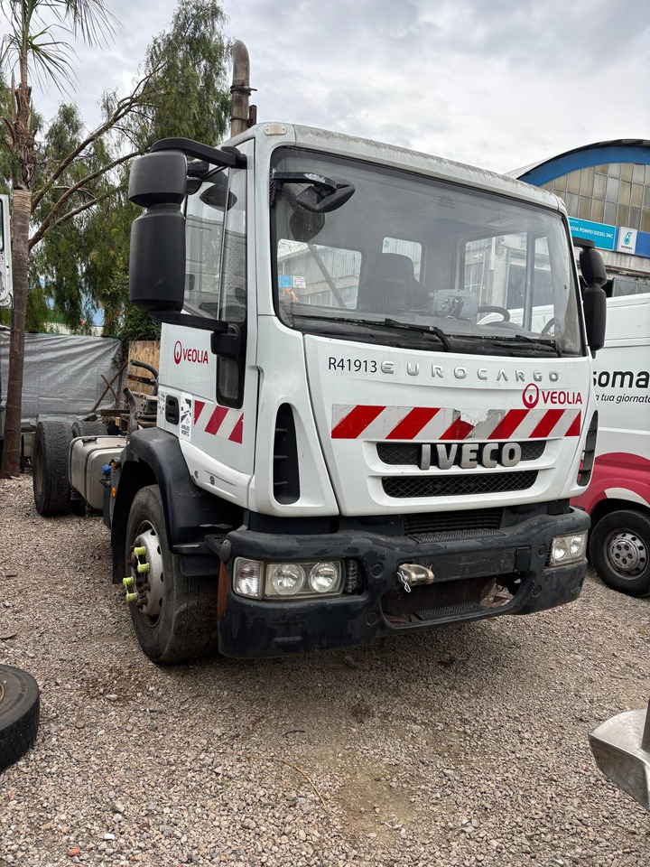 IVECO eurocargo 180e28 - Грузовик-шасси: фото 1 IVECO eurocargo 180e28 - Грузовик-шасси: фото 1