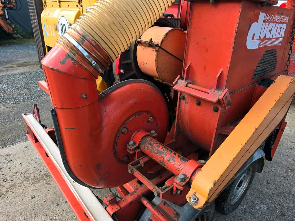 Dücker HM 760 Holzhacker Holzhäcksler Holzhackschnitzler Hacker Häcksler Hatz Diesel 4L40C - Измельчитель древесины: фото 4 Dücker HM 760 Holzhacker Holzhäcksler Holzhackschnitzler Hacker Häcksler Hatz Diesel 4L40C - Измельчитель древесины: фото 4