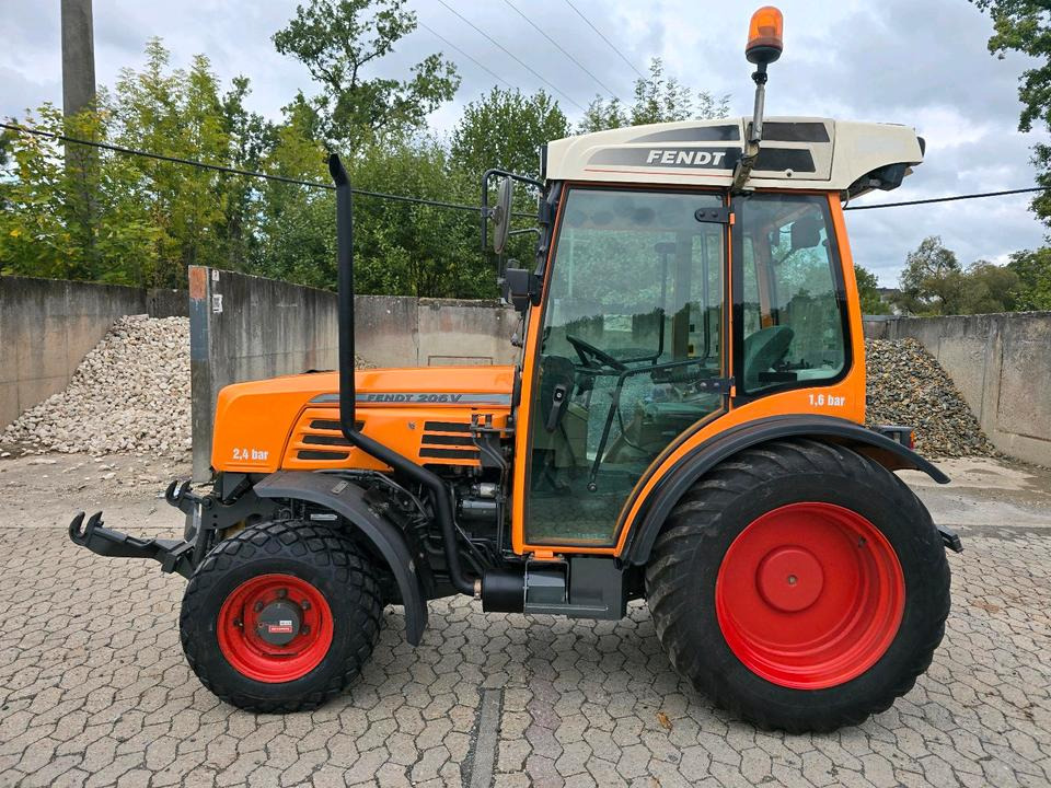 Fendt 206V Schmalspurtraktor Traktor Schlepper Weinbergtraktor 206 208 210 Farmer Favorit Obstbau Weinbau - Трактор: фото 2 Fendt 206V Schmalspurtraktor Traktor Schlepper Weinbergtraktor 206 208 210 Farmer Favorit Obstbau Weinbau - Трактор: фото 2