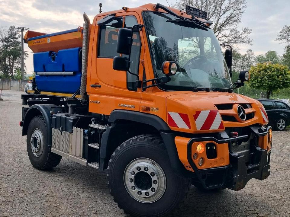 Unimog 423 Mercedes Benz U423 427 429 430 530 527 Schmidt Stratos Salzstreuer - Коммунальная/ Специальная техника: фото 2 Unimog 423 Mercedes Benz U423 427 429 430 530 527 Schmidt Stratos Salzstreuer - Коммунальная/ Специальная техника: фото 2