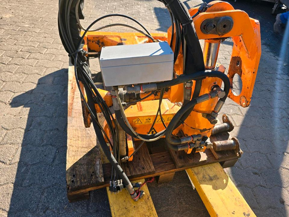 Mulag TR Torsionsrahmen Unimog 405 U300 300 U 400 500 Mercedes-Benz Böschungsmäher Böschungsmulcher Mähausleger FME 600 700 MKM FMK - Манипуляторная косилка: фото 5 Mulag TR Torsionsrahmen Unimog 405 U300 300 U 400 500 Mercedes-Benz Böschungsmäher Böschungsmulcher Mähausleger FME 600 700 MKM FMK - Манипуляторная косилка: фото 5