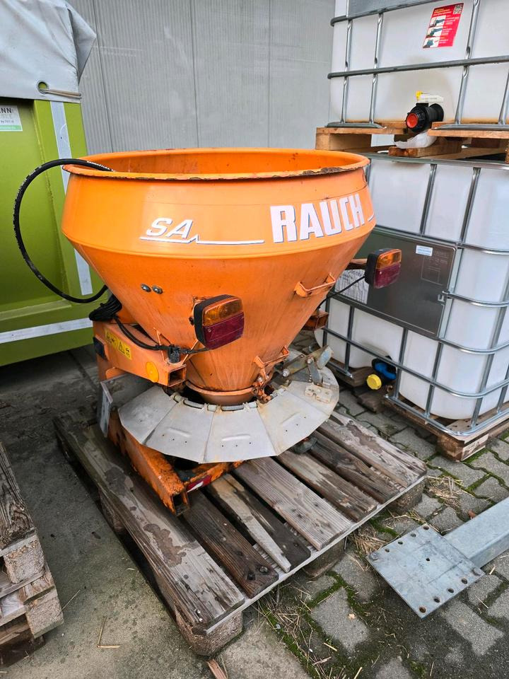 Rauch 250 Salzstreuer für Kleintraktor Iseki Kubota Winterdienst - Разбрасыватель песка/ Соли: фото 1 Rauch 250 Salzstreuer für Kleintraktor Iseki Kubota Winterdienst - Разбрасыватель песка/ Соли: фото 1