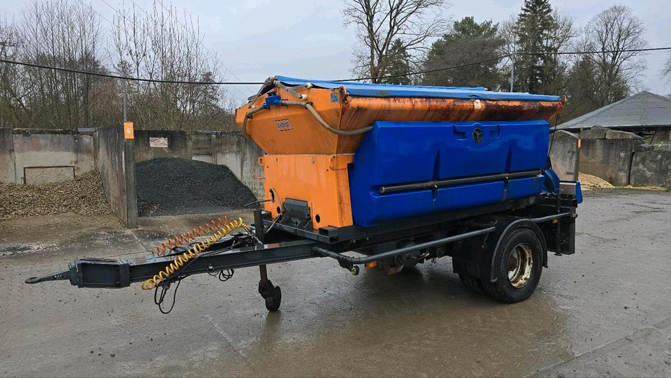 Schmidt Stratos B35-30 AWCLN-490 3,5m3 Salzstreuanhänger Bandstreuer Streuanhänger IMSSF Salzstreuer Winterdienst Streuautomat Streusilo Solestreuer - Разбрасыватель песка/ Соли: фото 4 Schmidt Stratos B35-30 AWCLN-490 3,5m3 Salzstreuanhänger Bandstreuer Streuanhänger IMSSF Salzstreuer Winterdienst Streuautomat Streusilo Solestreuer - Разбрасыватель песка/ Соли: фото 4