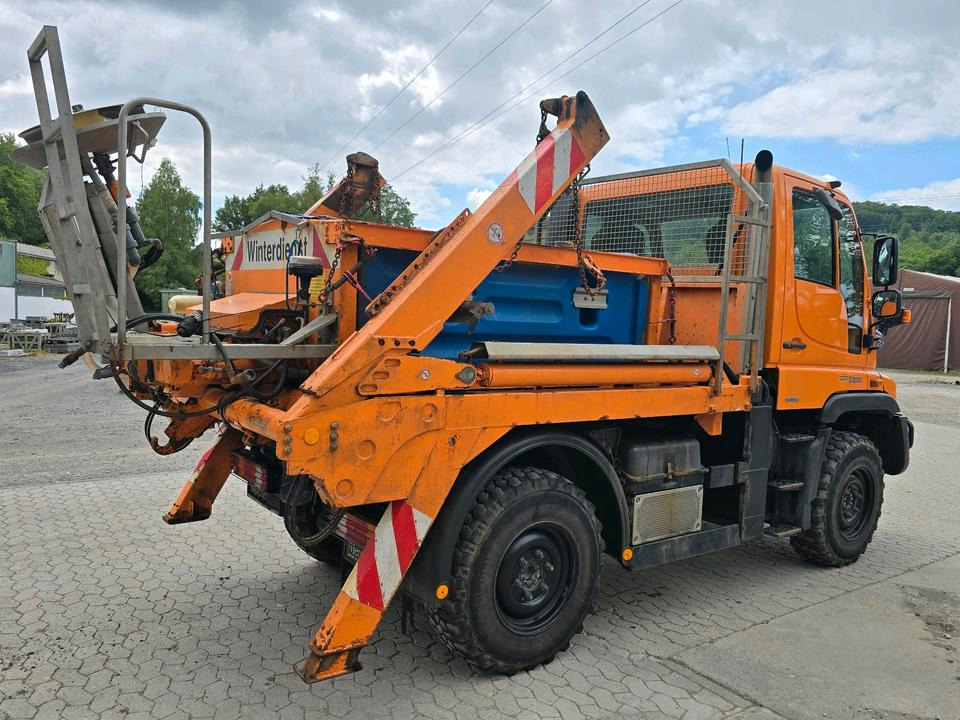 Unimog 405/10 U300 Bluetec 5 Mercedes-Benz U 300 UGE UGN mit Jotha Absetzkipper combi con 4518 Absetzer - Снегоуборочная машина: фото 4 Unimog 405/10 U300 Bluetec 5 Mercedes-Benz U 300 UGE UGN mit Jotha Absetzkipper combi con 4518 Absetzer - Снегоуборочная машина: фото 4