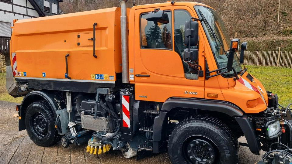 Unimog 9400km U400 405 Kehrmaschine SK 370 Schmidt Mercedes Benz Variopilot Kehraufbau Hydrostat 2011 Bluetec 5 - Подметально-уборочная машина: фото 5 Unimog 9400km U400 405 Kehrmaschine SK 370 Schmidt Mercedes Benz Variopilot Kehraufbau Hydrostat 2011 Bluetec 5 - Подметально-уборочная машина: фото 5