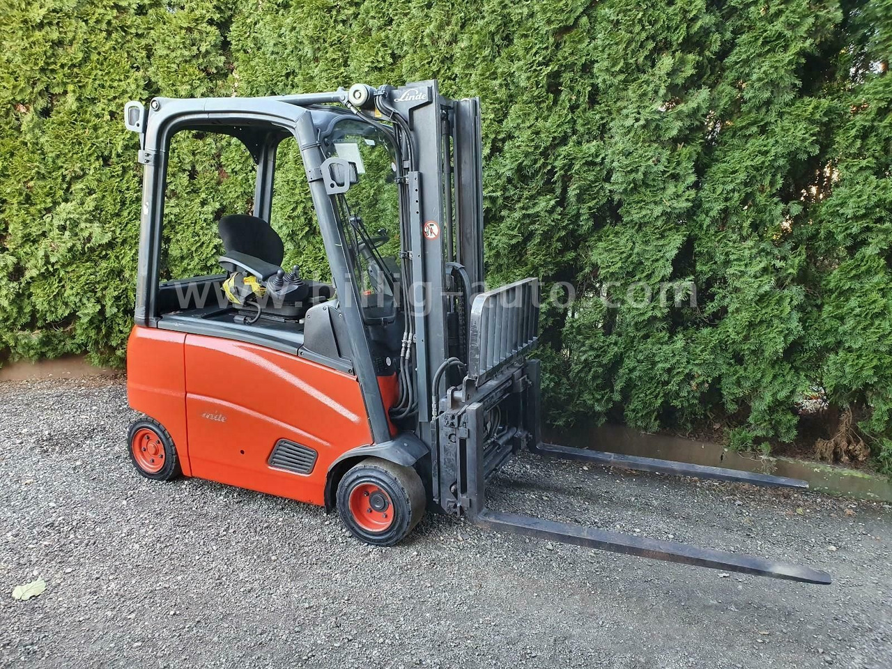 Linde E18 PH 4-Rad Seitenschieber*Zinkenverstellung* - Электропогрузчик: фото 5 Linde E18 PH 4-Rad Seitenschieber*Zinkenverstellung* - Электропогрузчик: фото 5