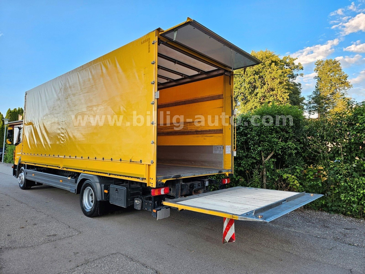 Mercedes-Benz Atego 1327 L * BREMS/SPUR-ASS*DIFF.*LBW*AHK*7.2m - Грузовик с закрытым кузовом: фото 2 Mercedes-Benz Atego 1327 L * BREMS/SPUR-ASS*DIFF.*LBW*AHK*7.2m - Грузовик с закрытым кузовом: фото 2