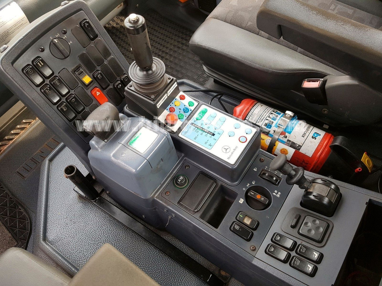 Самосвал Unimog U400 405/12*HYDROSTAT*VARIOPILOT*Euro4*Kipper: фото 16 Самосвал Unimog U400 405/12*HYDROSTAT*VARIOPILOT*Euro4*Kipper: фото 16