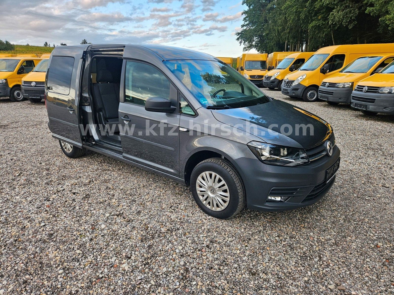 Volkswagen Caddy Maxi Conceptline|Temp|Sitzhzg|NAVI|2xS-Tür - Универсал: фото 1 Volkswagen Caddy Maxi Conceptline|Temp|Sitzhzg|NAVI|2xS-Tür - Универсал: фото 1