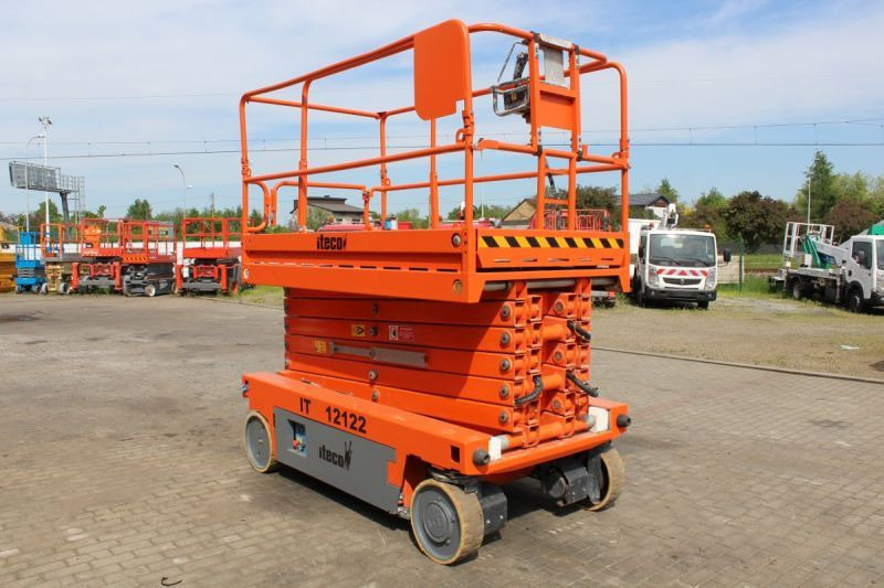 Imer podnośnik nożycowy elektryczny 14 m Imer/Iteco IT12122 - Ножничный подъемник: фото 3 Imer podnośnik nożycowy elektryczny 14 m Imer/Iteco IT12122 - Ножничный подъемник: фото 3