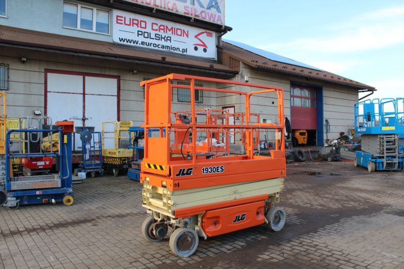 Podnośnik nożycowy elektryczny 8 m JLG 1930 ES - Ножничный подъемник: фото 1 Podnośnik nożycowy elektryczny 8 m JLG 1930 ES - Ножничный подъемник: фото 1