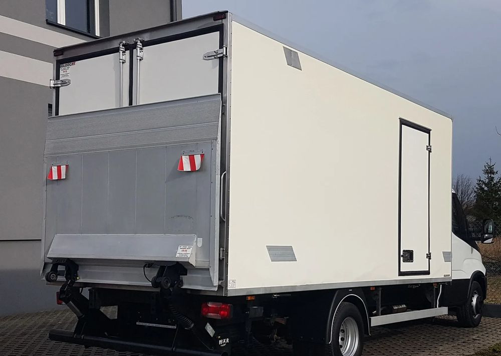 Iveco Daily 70-170 WINDA CHŁODNIA 10EP AGREGAT IZOTERMA - Рефрижератор: фото 4 Iveco Daily 70-170 WINDA CHŁODNIA 10EP AGREGAT IZOTERMA - Рефрижератор: фото 4