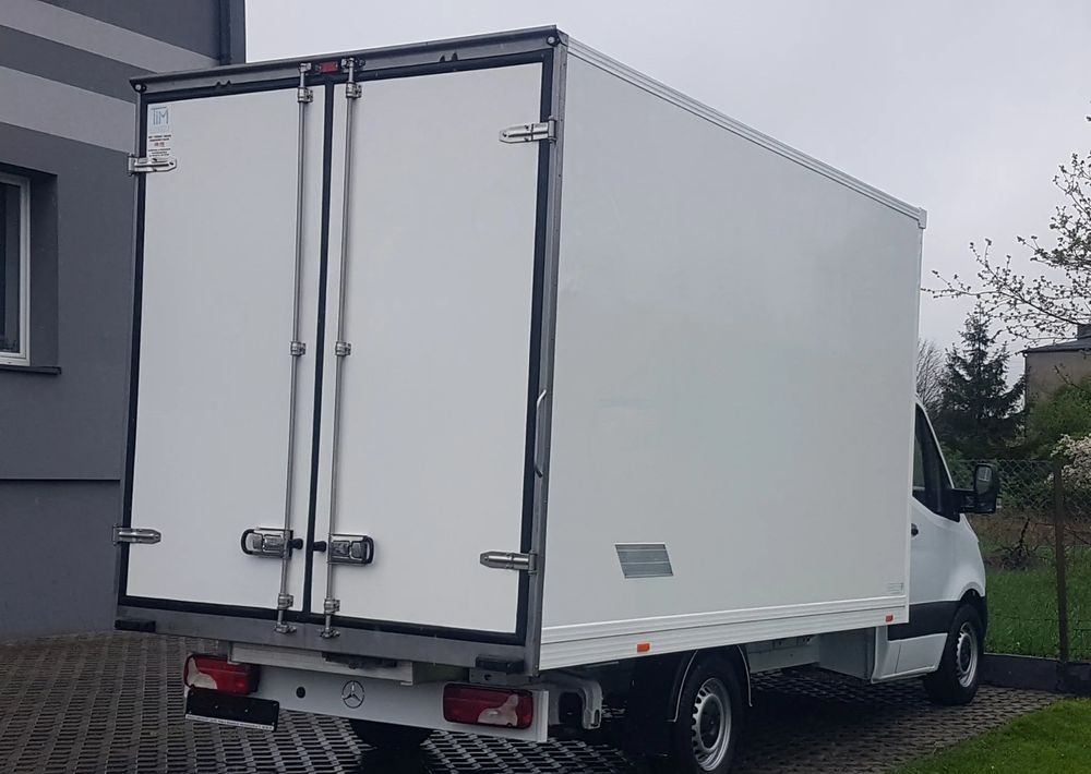 Mercedes-Benz Sprinter KONTENER 8EP 4,11x2,15x2,30 KLIMA 314 CDI MANUAL KRAJOWY AC - Фургон с закрытым кузовом: фото 4 Mercedes-Benz Sprinter KONTENER 8EP 4,11x2,15x2,30 KLIMA 314 CDI MANUAL KRAJOWY AC - Фургон с закрытым кузовом: фото 4