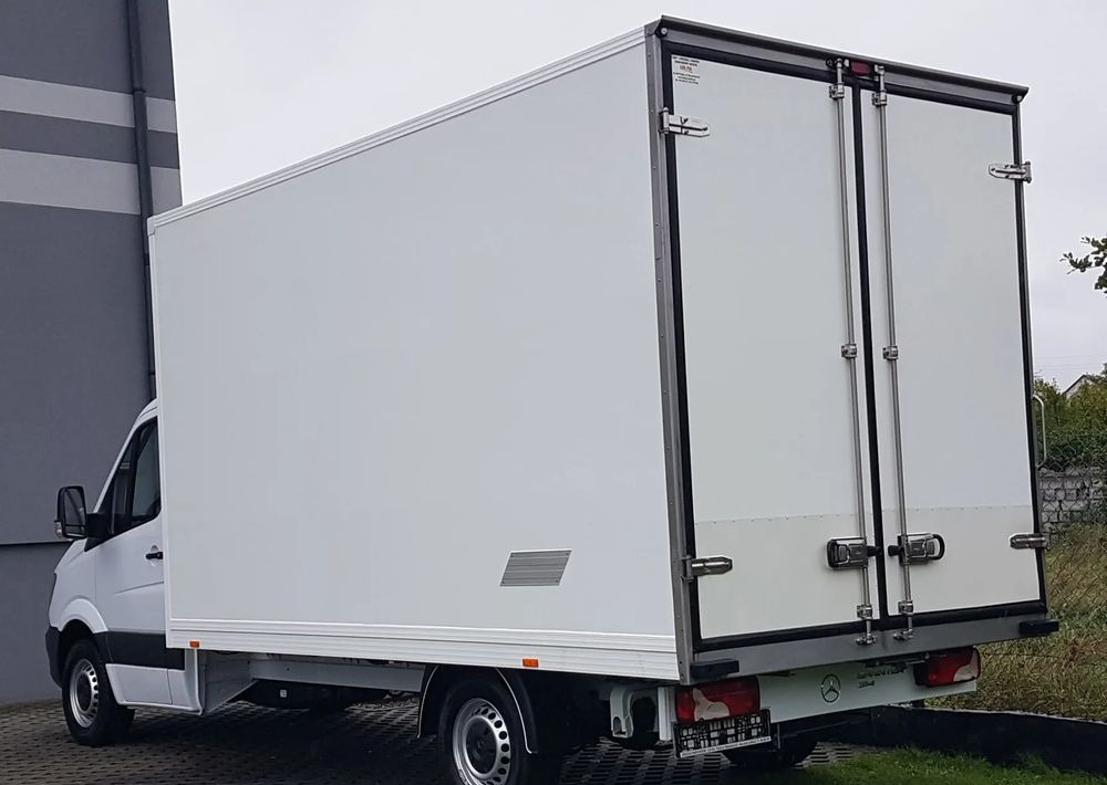 Mercedes-Benz Sprinter KONTENER 8EP 4,21x2,15x2,30 KLIMA 314 CDI MANUAL - Фургон с закрытым кузовом: фото 3 Mercedes-Benz Sprinter KONTENER 8EP 4,21x2,15x2,30 KLIMA 314 CDI MANUAL - Фургон с закрытым кузовом: фото 3