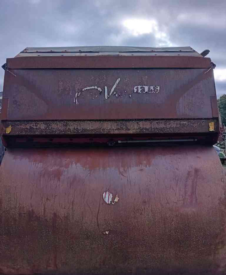 BVL V-Mix Plus 12 LS voermengwagen voermachines - Кормораздатчик: фото 4 BVL V-Mix Plus 12 LS voermengwagen voermachines - Кормораздатчик: фото 4