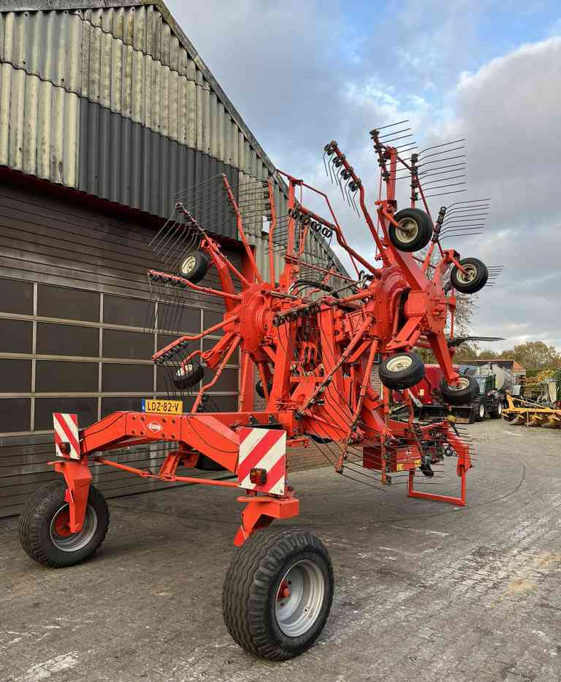 Kuhn GA 8521 zwadhark zwiller rugger rake weidebouwmachines - Сеноворошилка: фото 4 Kuhn GA 8521 zwadhark zwiller rugger rake weidebouwmachines - Сеноворошилка: фото 4