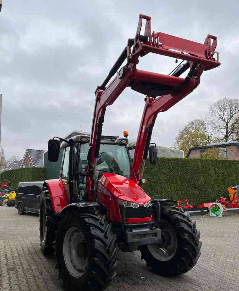 Massey Ferguson 5710S Dyna-4 Essential *Verkocht/sold* - Трактор: фото 3 Massey Ferguson 5710S Dyna-4 Essential *Verkocht/sold* - Трактор: фото 3