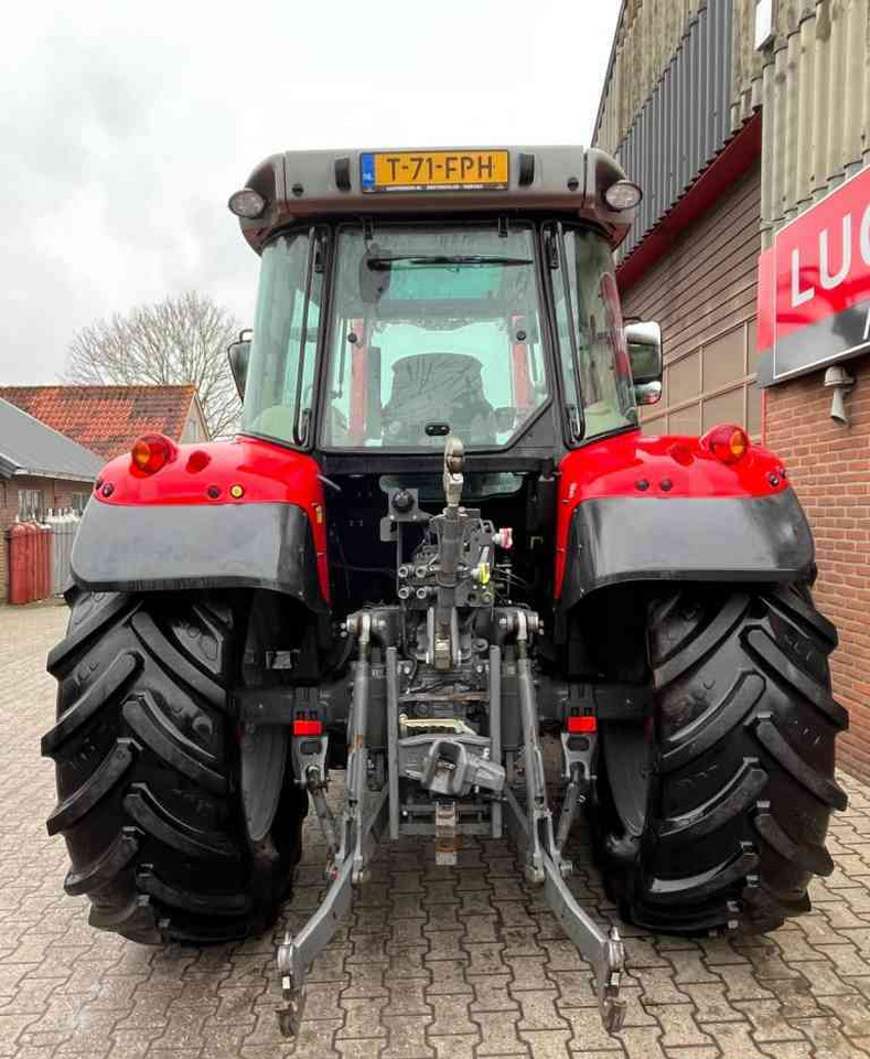 Massey Ferguson 5710S Dyna-4 Essential Voorlader Tractoren - Трактор: фото 4 Massey Ferguson 5710S Dyna-4 Essential Voorlader Tractoren - Трактор: фото 4