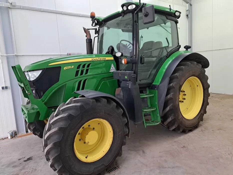 John Deere 6125R 2015 Rok - Трактор: фото 1 John Deere 6125R 2015 Rok - Трактор: фото 1