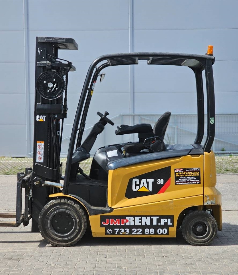 CAT EP 30 CN - Электропогрузчик: фото 3 CAT EP 30 CN - Электропогрузчик: фото 3