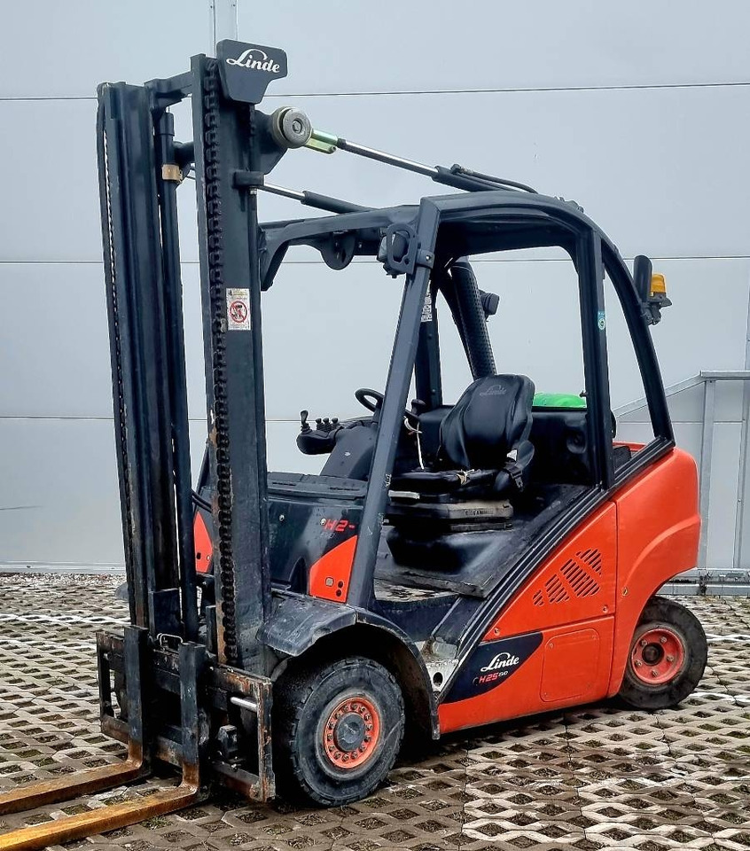 Linde H 25 T - 02 - Газовый погрузчик: фото 3 Linde H 25 T - 02 - Газовый погрузчик: фото 3