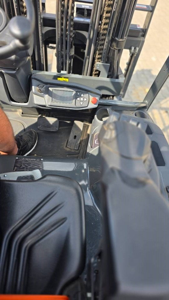 Электропогрузчик Mitsubishi FB 55 NH DEMO 122hrs only !: фото 19 Электропогрузчик Mitsubishi FB 55 NH DEMO 122hrs only !: фото 19