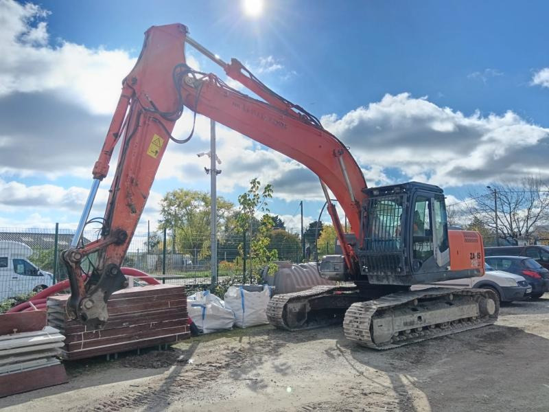 Hitachi ZX210LC-3 - Гусеничный экскаватор: фото 2 Hitachi ZX210LC-3 - Гусеничный экскаватор: фото 2