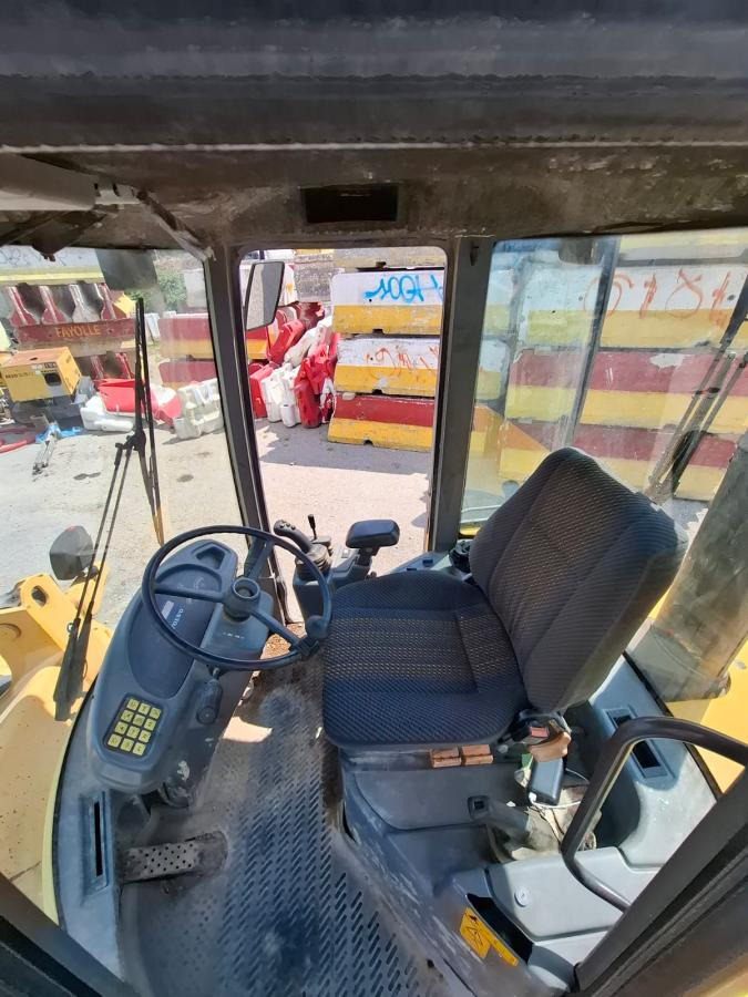 Колёсный погрузчик Volvo L 30: фото 13 Колёсный погрузчик Volvo L 30: фото 13