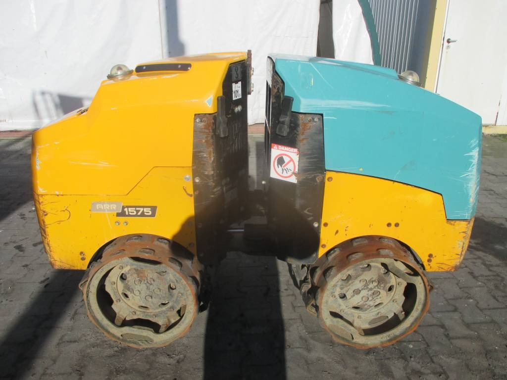 Ammann ARR 1575 - Дорожный каток: фото 1 Ammann ARR 1575 - Дорожный каток: фото 1